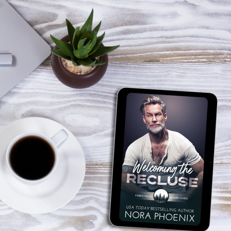 Welcoming the Recluse by Nora&nbsp;Phoenix